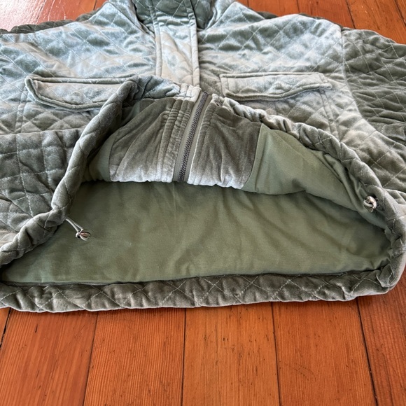 Sage Green Velvet Quilted Shorts and Jacket Matching Set - Picture 9 of 10
